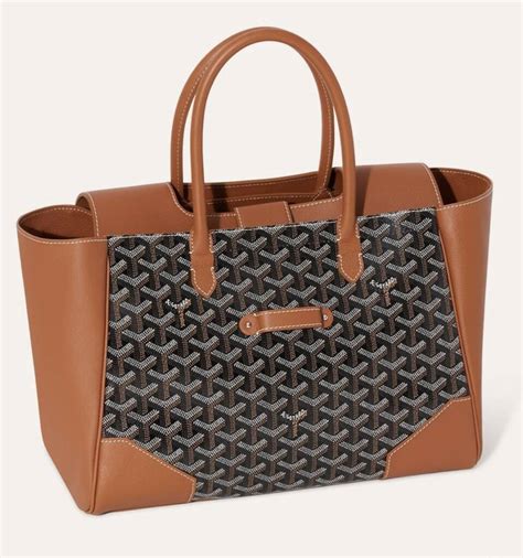 goyard clutch gm size|goyard saigon tote price.